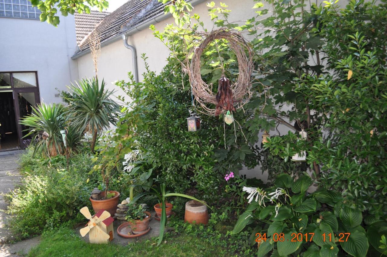 Ferienherbergen S&J Zeisz Podersdorf am See Exterior foto